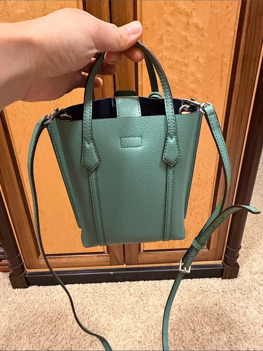 Tory Burch compact pebbled